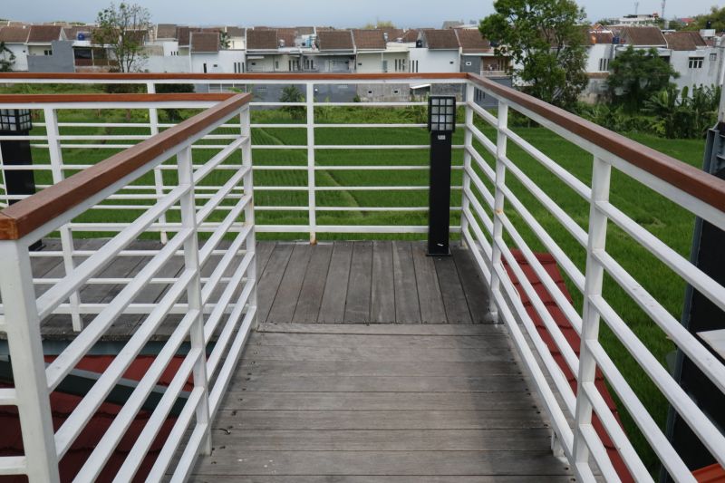 Aluminum Handrail Installation